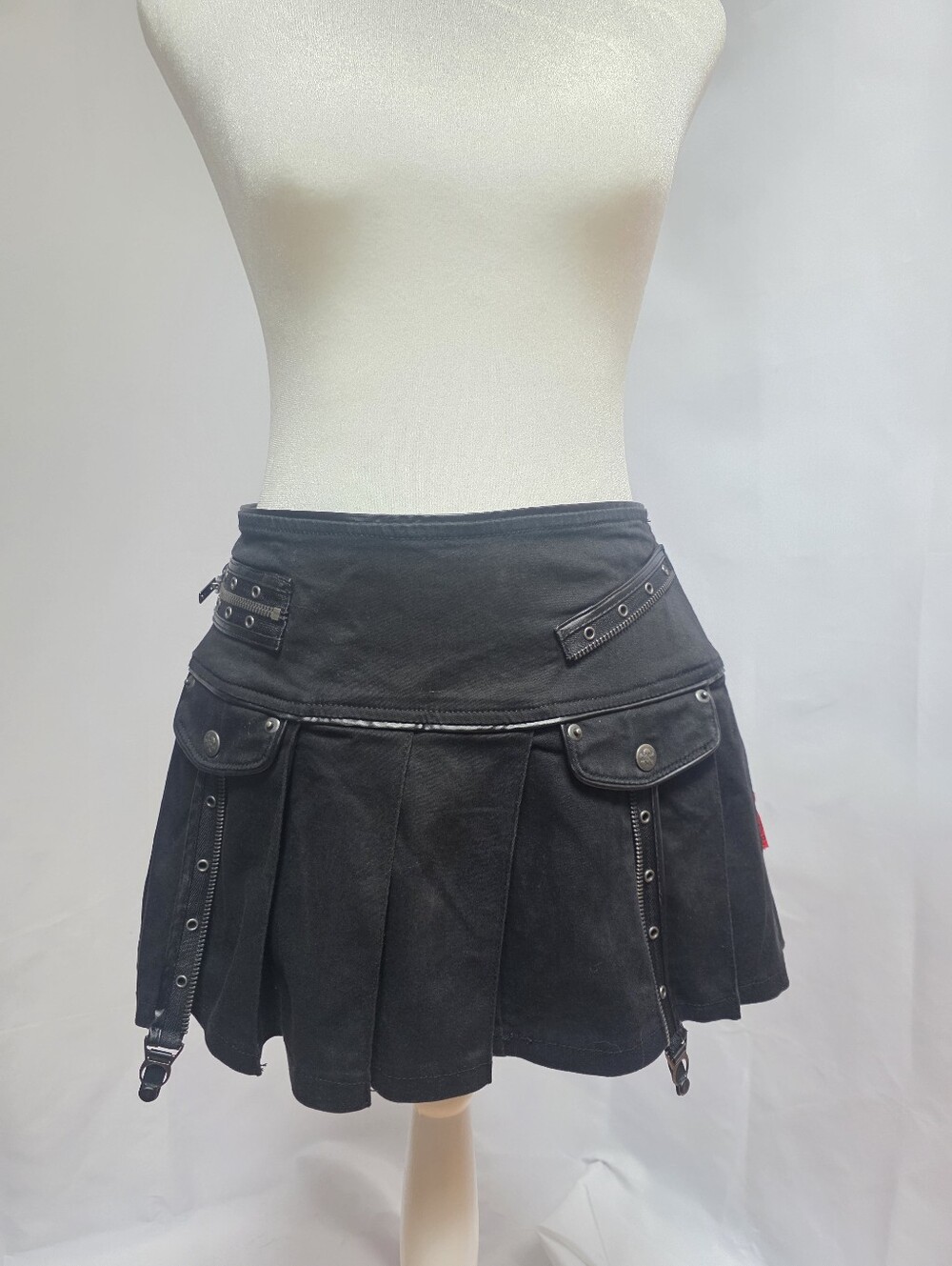 Tripp NYC Black Pleated Mini Skirt M Y2K Goth Punk Emo Zipper Strap